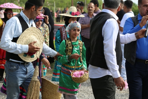 گزارش تصویری: کشتی لوچو با عطر گلاب