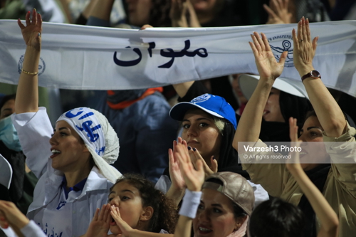 گزارش تصویری: زنان عاشق فوتبال در ورزشگاه سن‌سیروس