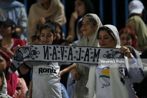 گزارش تصویری: زنان عاشق فوتبال در ورزشگاه سن‌سیروس