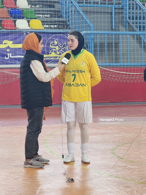 جنگ صدرنشینی را نارنجیپوشان بردند