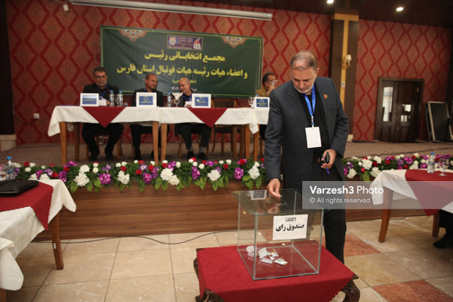 قنبری سکاندار هیات فوتبال استان فارس