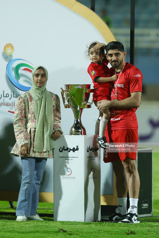 این جام متعلق به مادران و دختران!