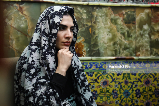 دختران والیبالیست ایرانی با چادرهای گل گلی
